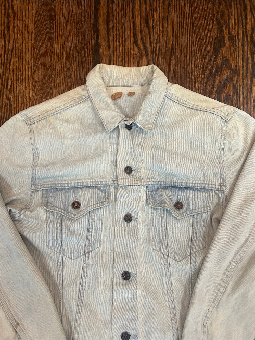 Vintage 90s Levi’s Bleached Denim Jean Jacket - Picture 2 of 16